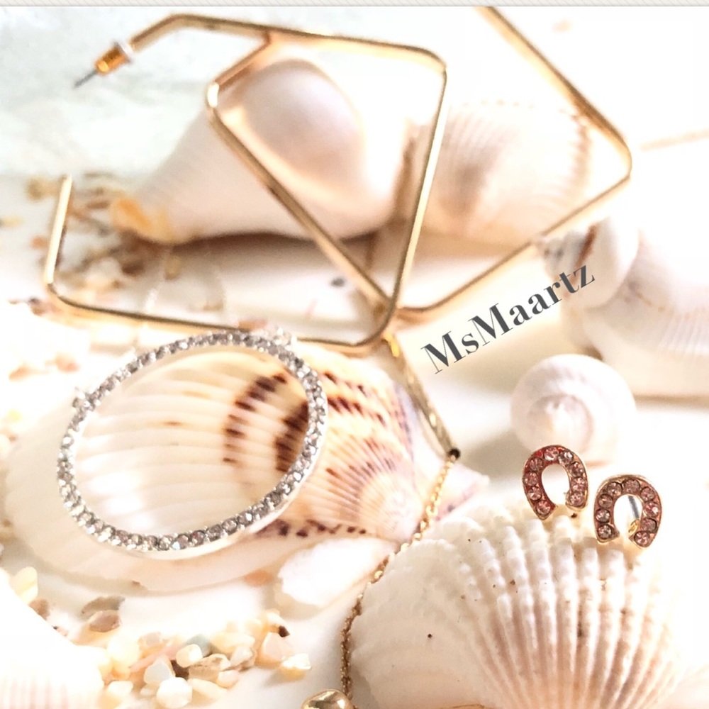 Dainty but on trend...